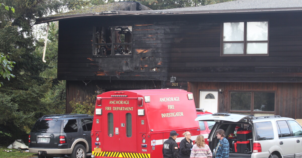 1 person dead in Midtown Anchorage fourplex fire