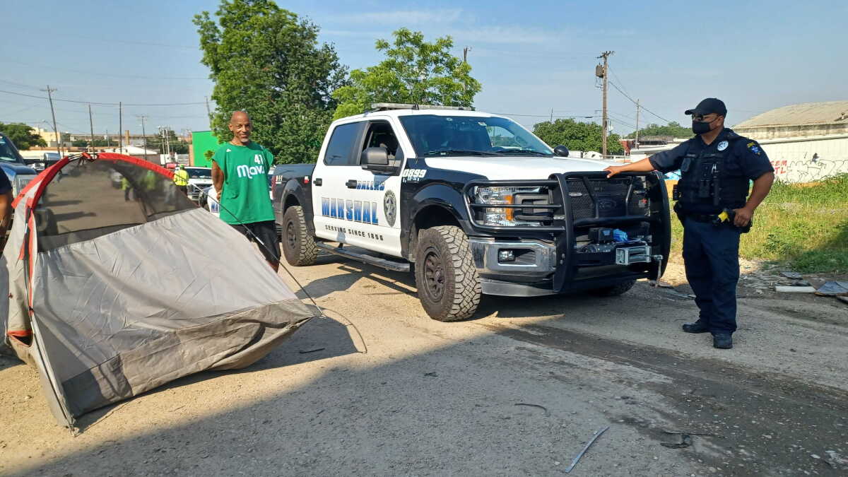 Dallas clears homeless camp amid I-45 work, prompting backlash - Vimarsana News