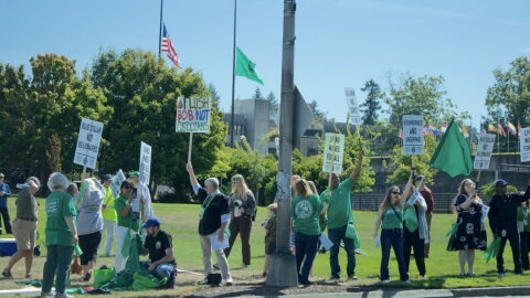 The Washington Federation of State Employees largest unit of government workers approved a new two-year contract containing no general pay increase for thousands of workers. In late August, union members across the state, including about 100 in Olympia, held a midday informational picket to spotlight their demand for higher wages.