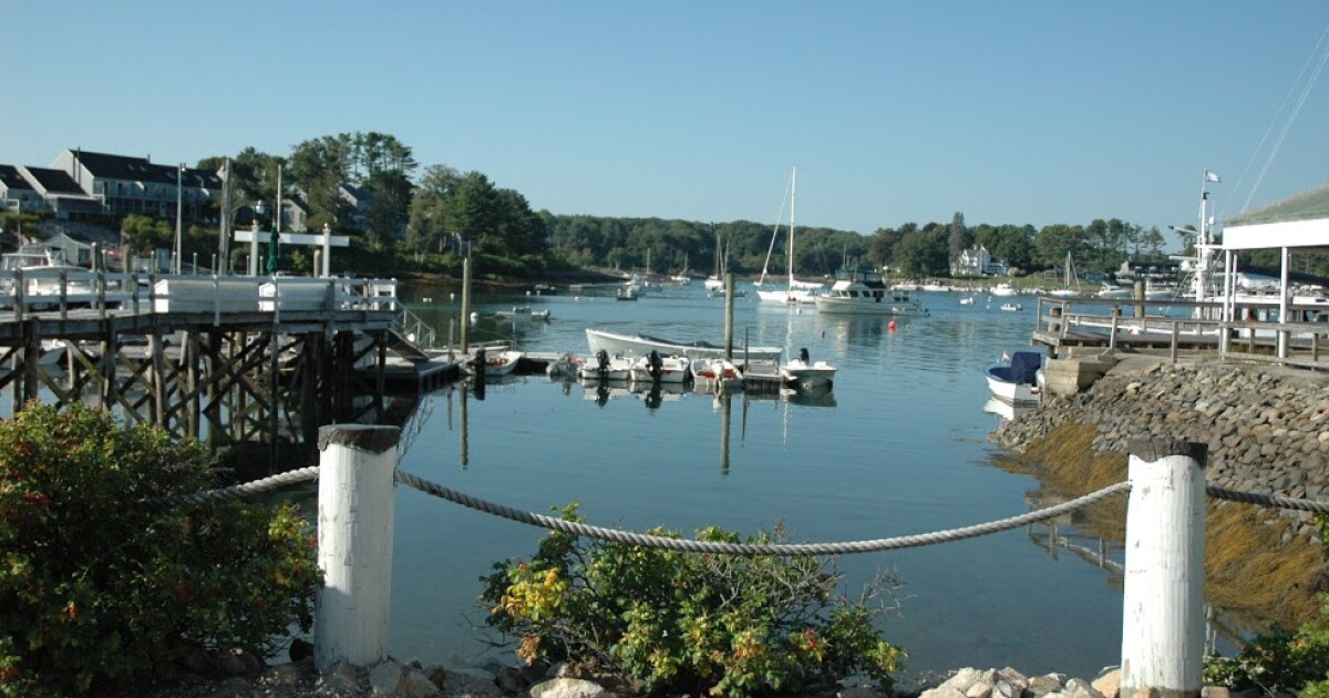 York voters narrowly defeat short-term rental regulations