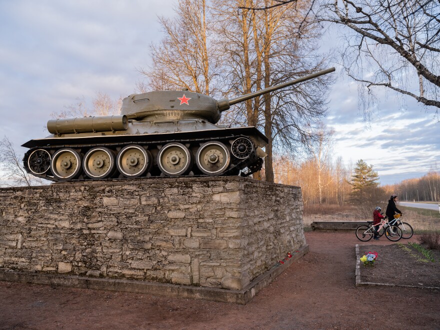 A World War II memorial north of Narva.