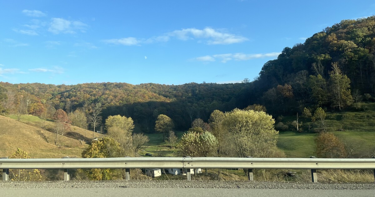 Kentucky awarded $1.3B of single-bid asphalt contracts in past 3 years, report shows