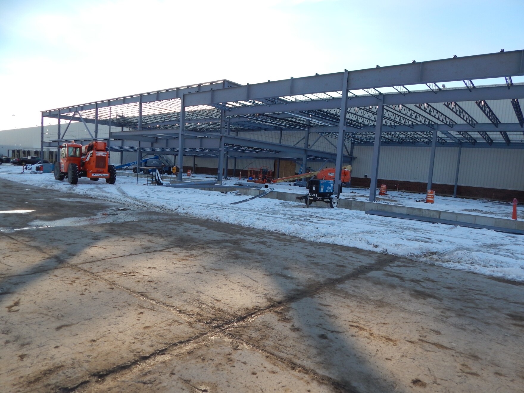 A Look Inside The Fuyao Glass Factory—And Why Chinese Companies Are Coming To The U.S. WYSO