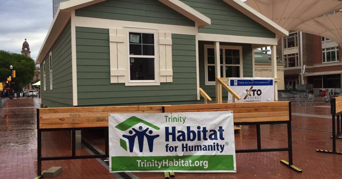 Habitat For Humanity Builds A Home In Downtown Fort Worth | KERA News