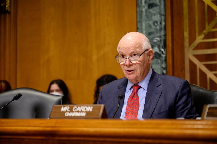 (Official U.S. Senate photo by Dan Rios)