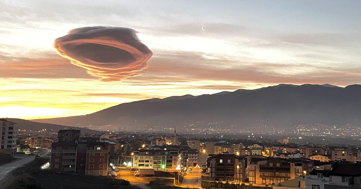 Ufo Spectrogram New NASA report lays out roadmap for studying UFOs | NPR Illinois