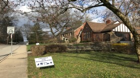 Neighbors in Mt. Lookout and Linwood are putting out yard signs in oppposition to the planned development on Linwood Avenue.