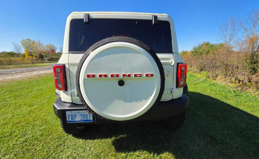 2026 Ford Bronco Outer Banks 4-door 4x4 badge tail