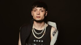 <em>Génesis</em> delivers in all of its gun-slinging, bass-slapping glory.