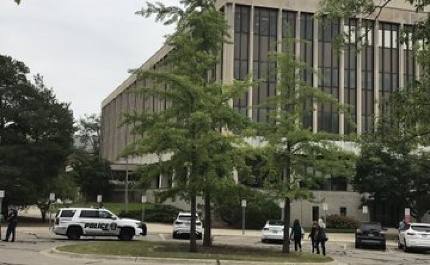 Hannah Administration building, bomb threat, MSU