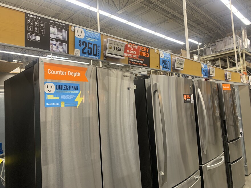 Efficient refrigerators for sale at Home Depot with available Hawaiʻi Energy rebates.
