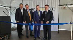 (Left to right) South Side Landfill's Joel Zylstra, EDL North America CEO Jim Grant, Kinetrex Energy President and CEO Aaron Johnson and Indianapolis Mayor Joe Hogsett cut the ribbon on Indiana's largest renewable gas plant.