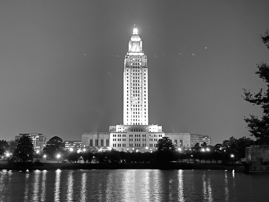 Louisiana State Capitol building at night