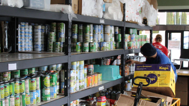 Shelves of food at a Chattanooga Area Food Bank location.