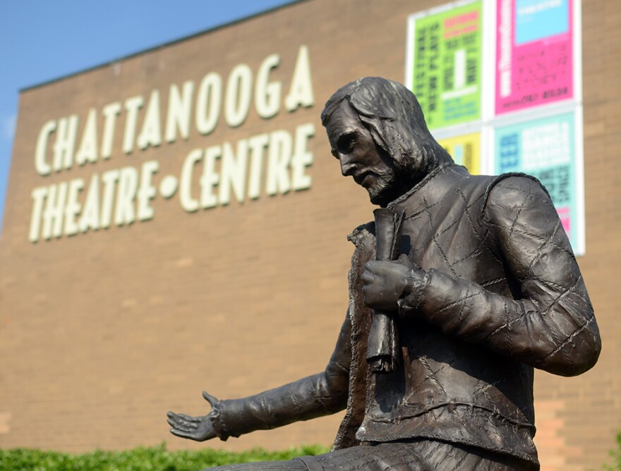 A statue of William Shakespeare at Chattanooga Theatre Centre.