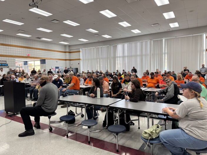 Neighbors, union workers at odds over construction of proposed Clark County solar project