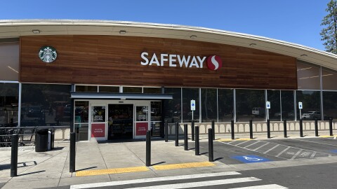 The Safeway on 585 Siskiyou Boulevard in Ashland, Oregon.