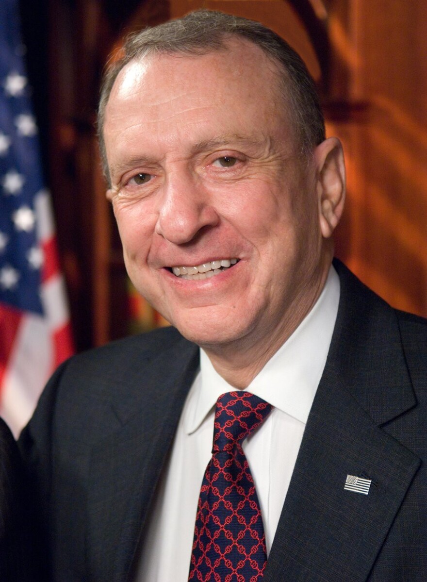 Arlen_Specter,_official_Senate_photo_portrait.jpg