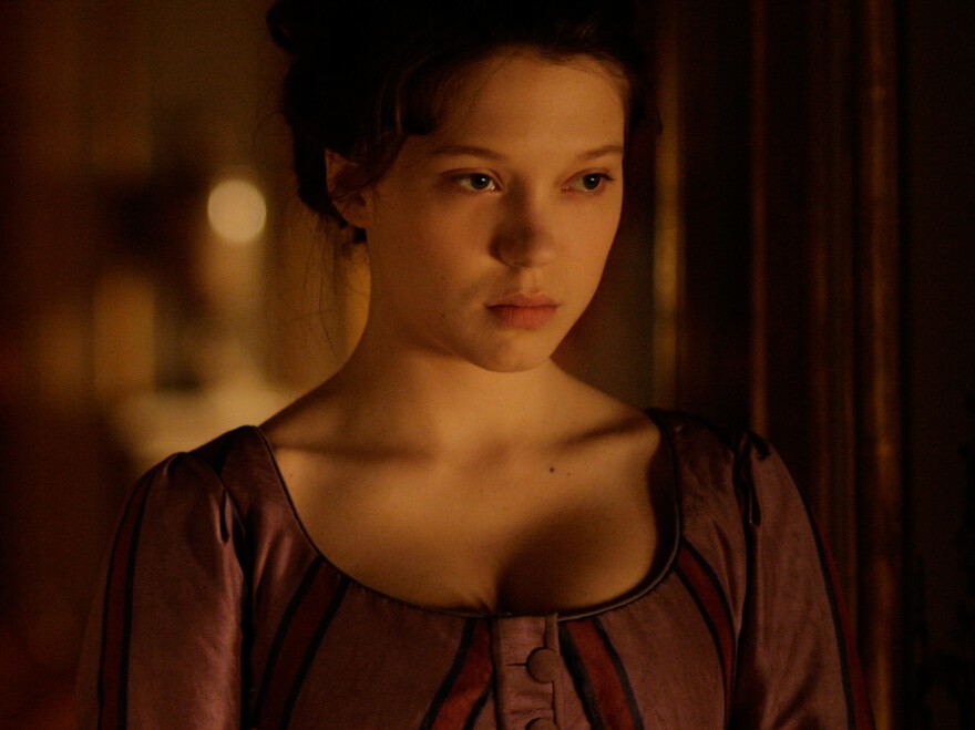 Lea Seydoux stars as Sidonie Laborde, Marie Antoinette's reader, a job that entails entertaining the queen with novels and plays.