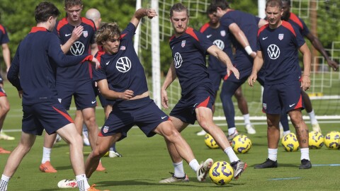 Members of the U.S. men's national soccer team practice Monday, Jan. 13, 2025, in Fort Lauderdale, Fla. (AP Photo/Marta Lavandier)