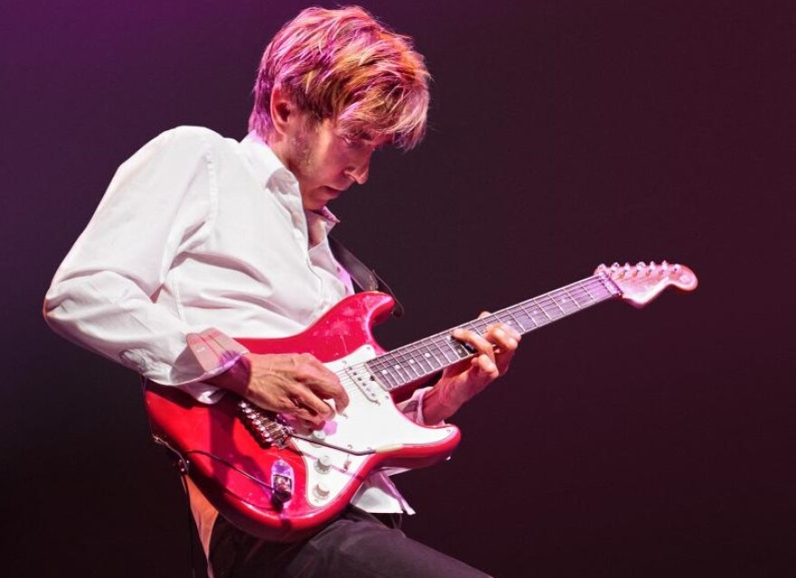 Eric Johnson plays