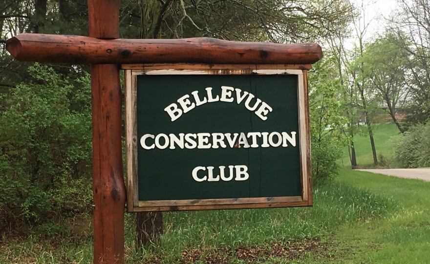 Bellevue Conservation Club sign photo