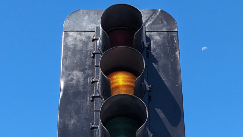 yellow traffic light