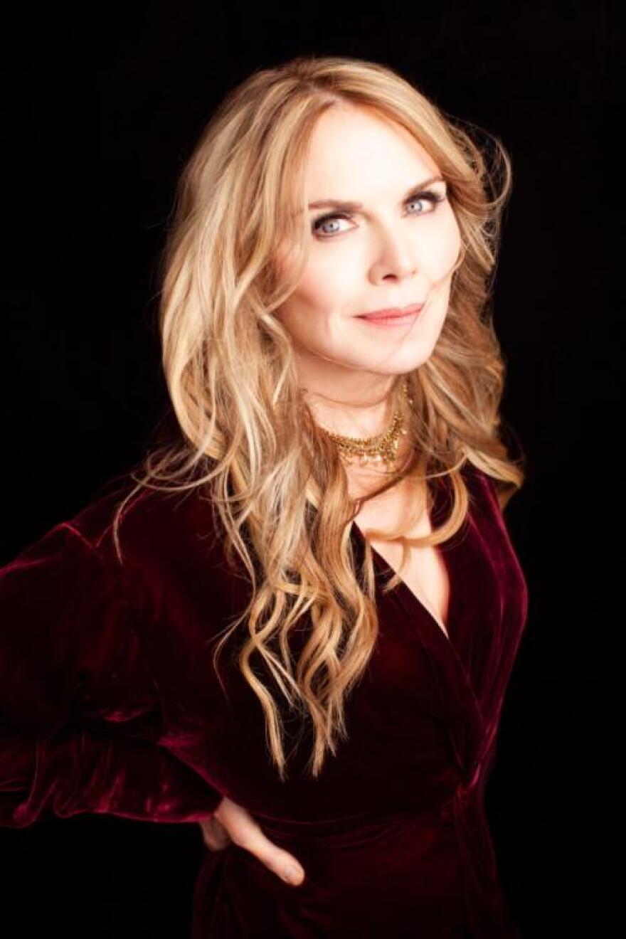 Mary Fahl