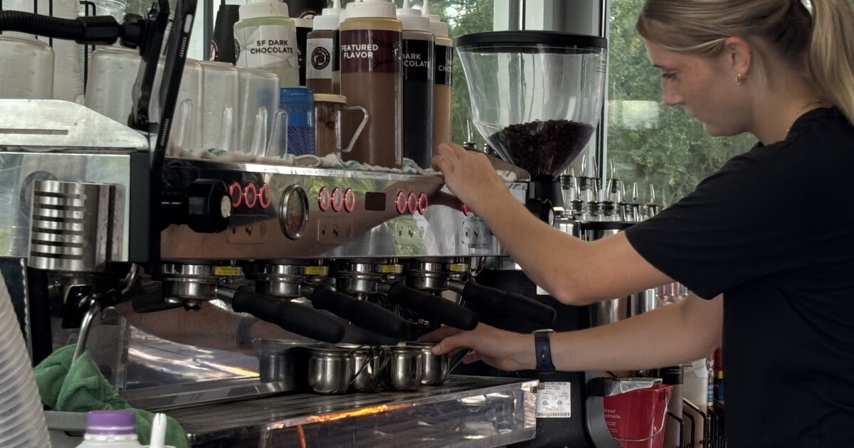 Florida’s minimum wage is rising to $15. Here’s what that means for college students