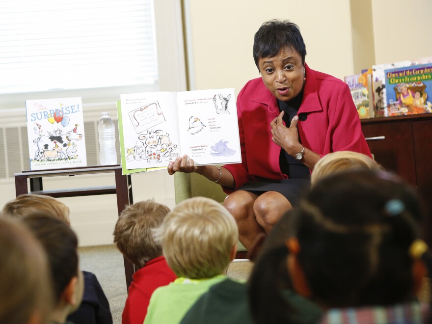 Librarian of Congress Carla Hayden reads to children from Brent Elementary school in the Young Readers Center, Sept. 16, 2016.