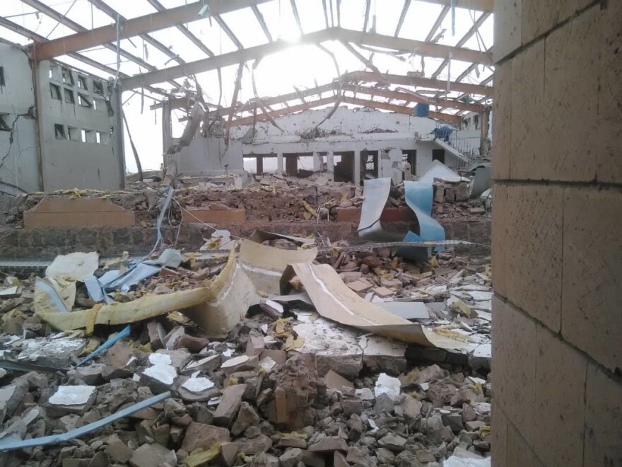 A cholera treatment facility in Abs, Yemen became a ruin after Saudi-led strikes hit it, according to Doctors Without Borders.