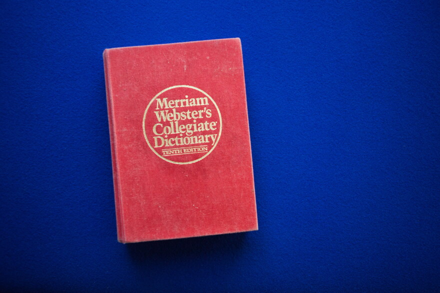Merriam Webster's Collegiate Dictionary (1993) The tenth e Merriam Webster's Collegiate Dictionary (1993) The tenth e