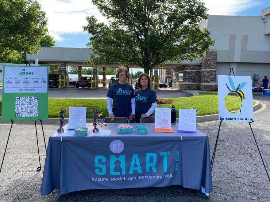 Be SMART volunteers table at a previous event.