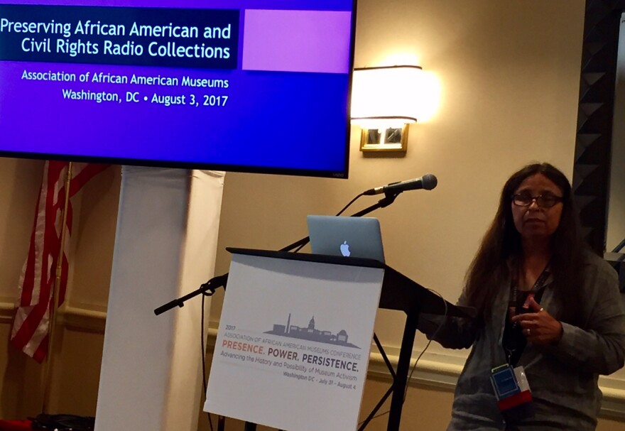 Jocelyn Robinson presenting on the project at the Association of African American Museums conference in Washington, DC.