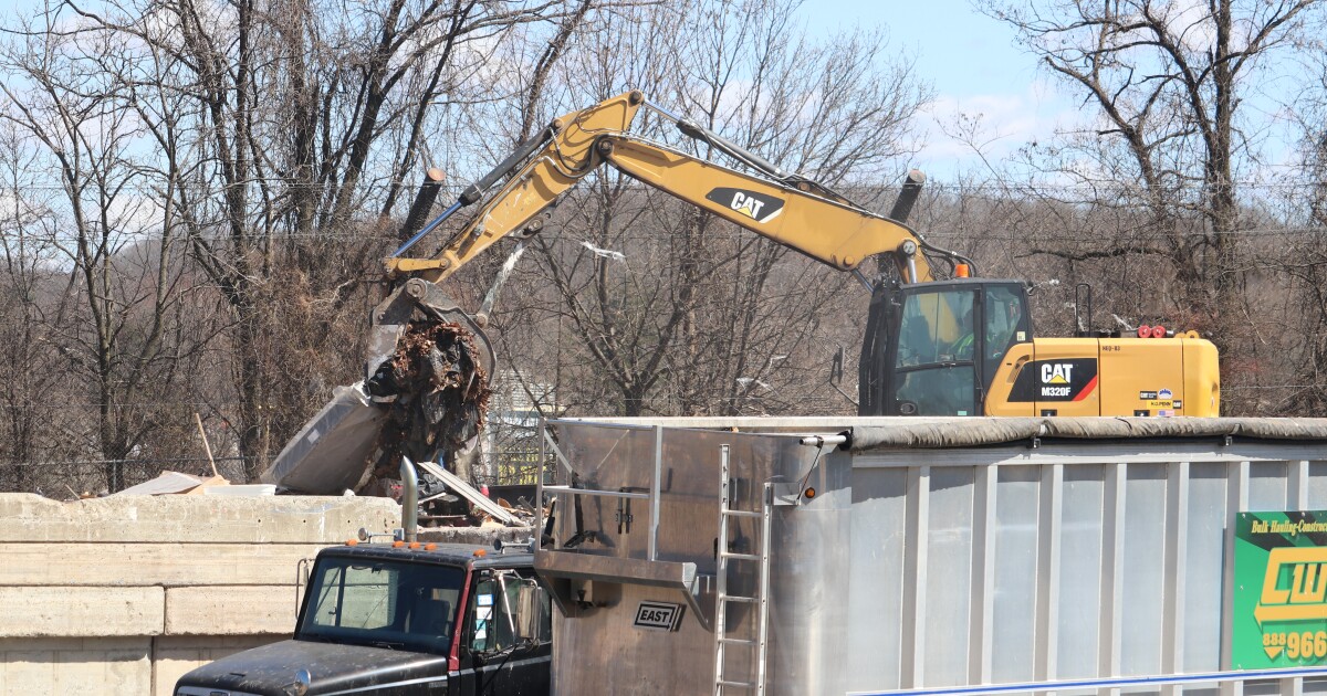 CT lawmakers consider bill to modernize waste management