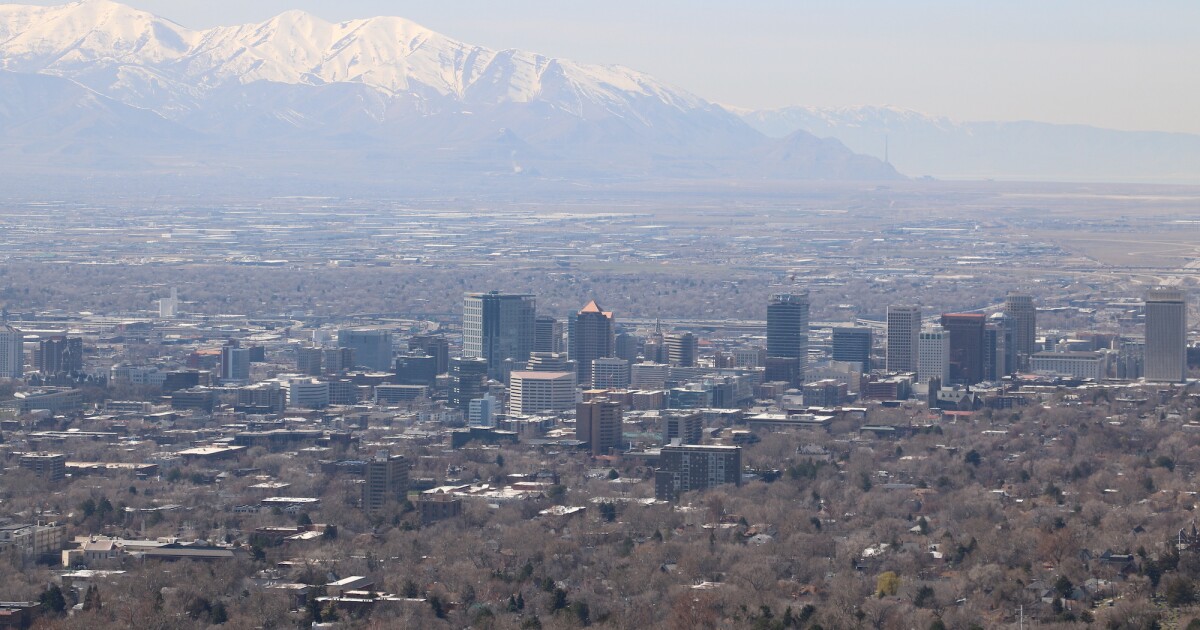 As heat rises in the Mountain West, new study links hot, polluted days to suicide risk
