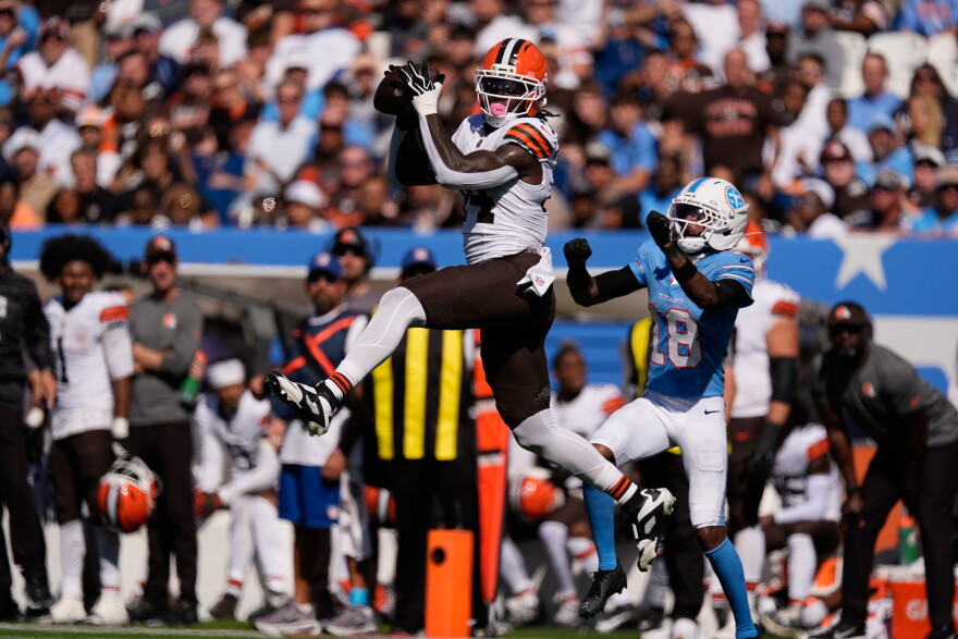Cleveland Browns tight end Harold Fannin Jr. (44) makes a first down catch over Tennessee Titans cornerback Cor'dale Flott (18) during the first half of an NFL football game in Nashville, Tenn., Sunday, Oct. 25, 2026.  