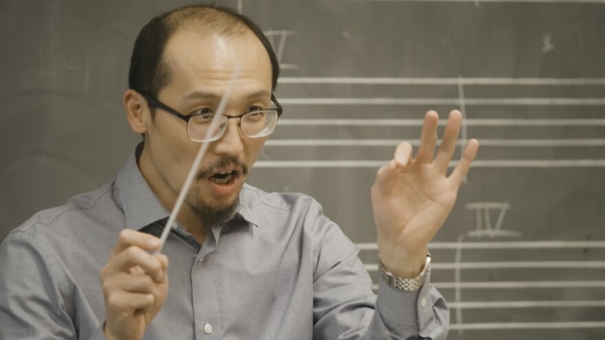 Chun-Ming Chen, conductor and faculty advisor