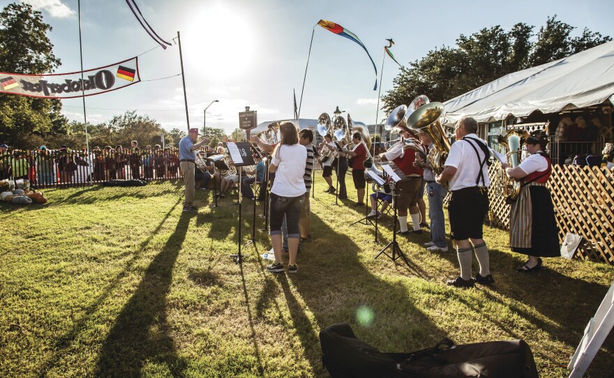 Fredericksburg Relishes Its German Heritage At Oktoberfest TPR