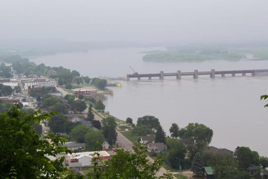 061218-am-Brain_Gain-Bellevue_view-of-dam.jpg