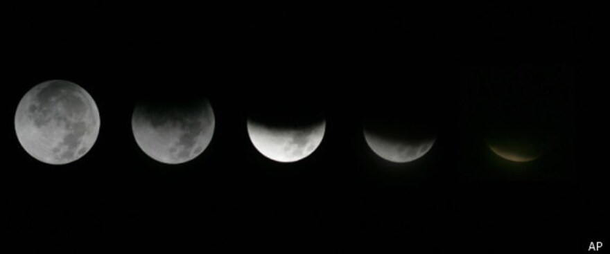 r-TOTAL-LUNAR-ECLIPSE-LOS-ANGELES-large570.jpg