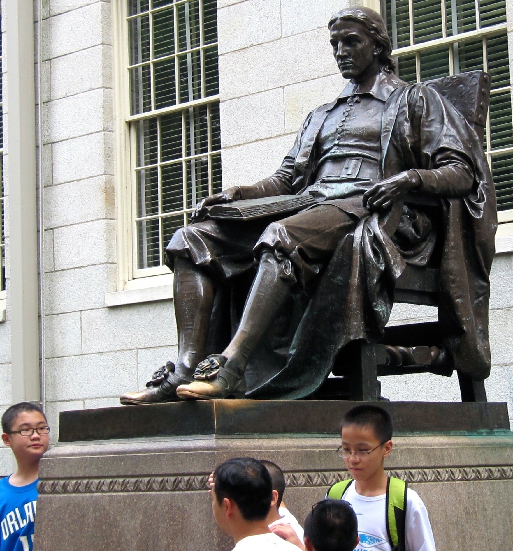 john_harvard_statue.jpg