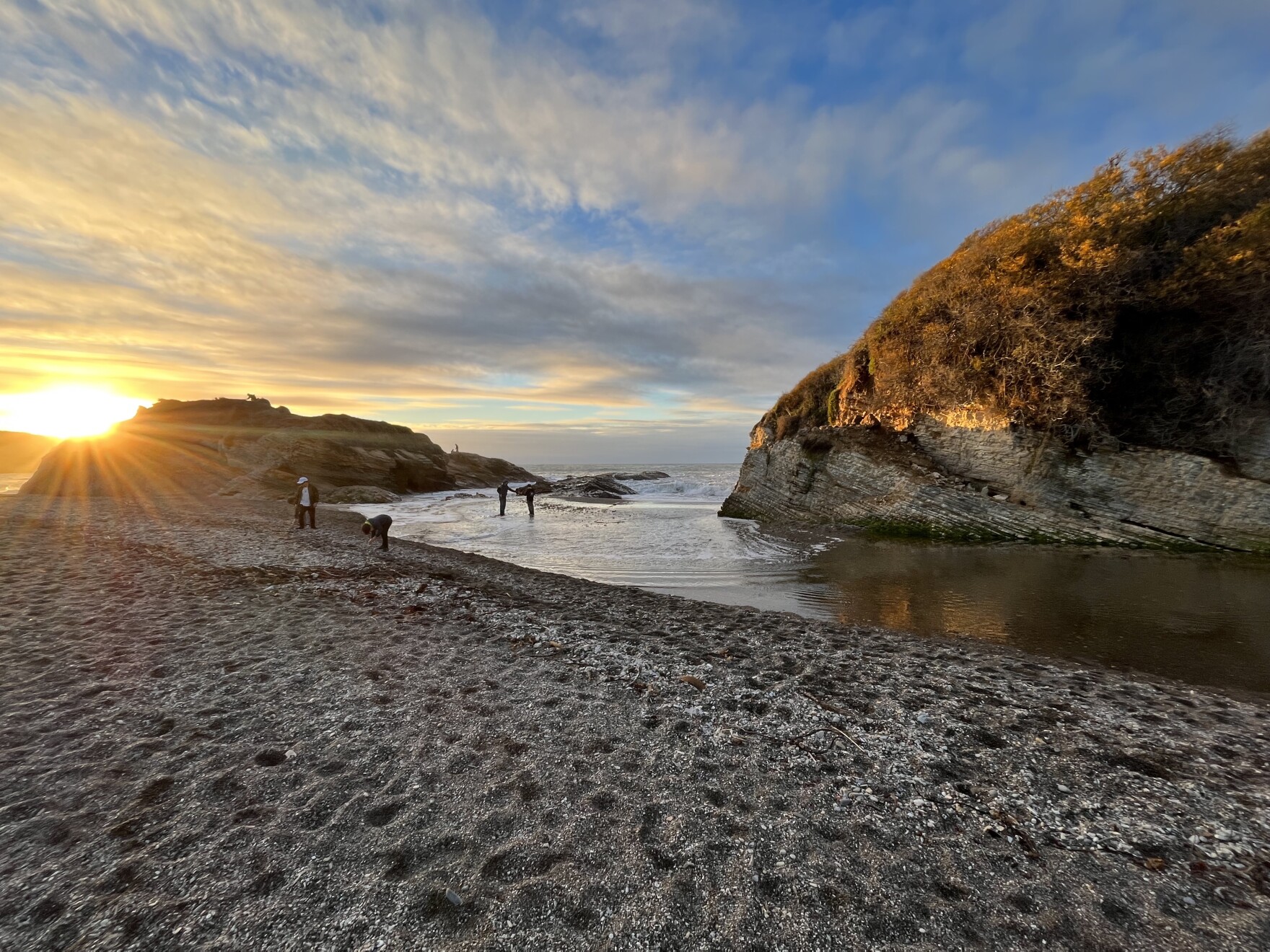 Iconic Spooner’s Cove arch crumbles ‘I was lucky to have seen it for