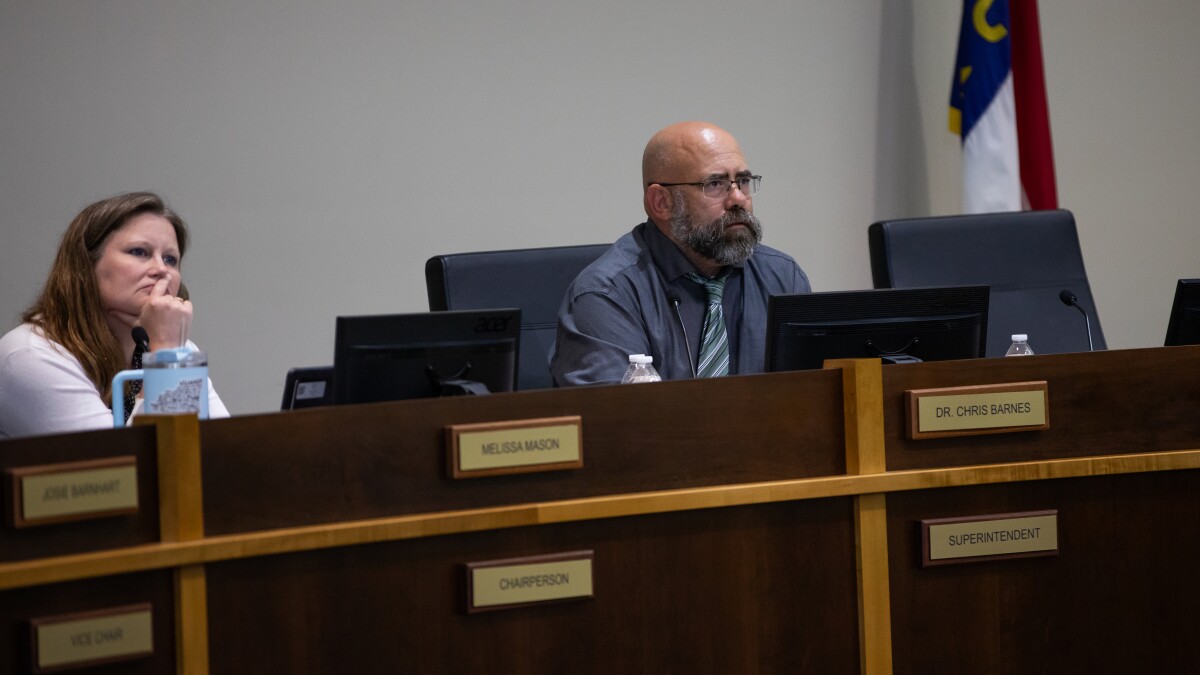 NHCS board extends superintendent contract, cancels public hearing on LifeWise Academy
