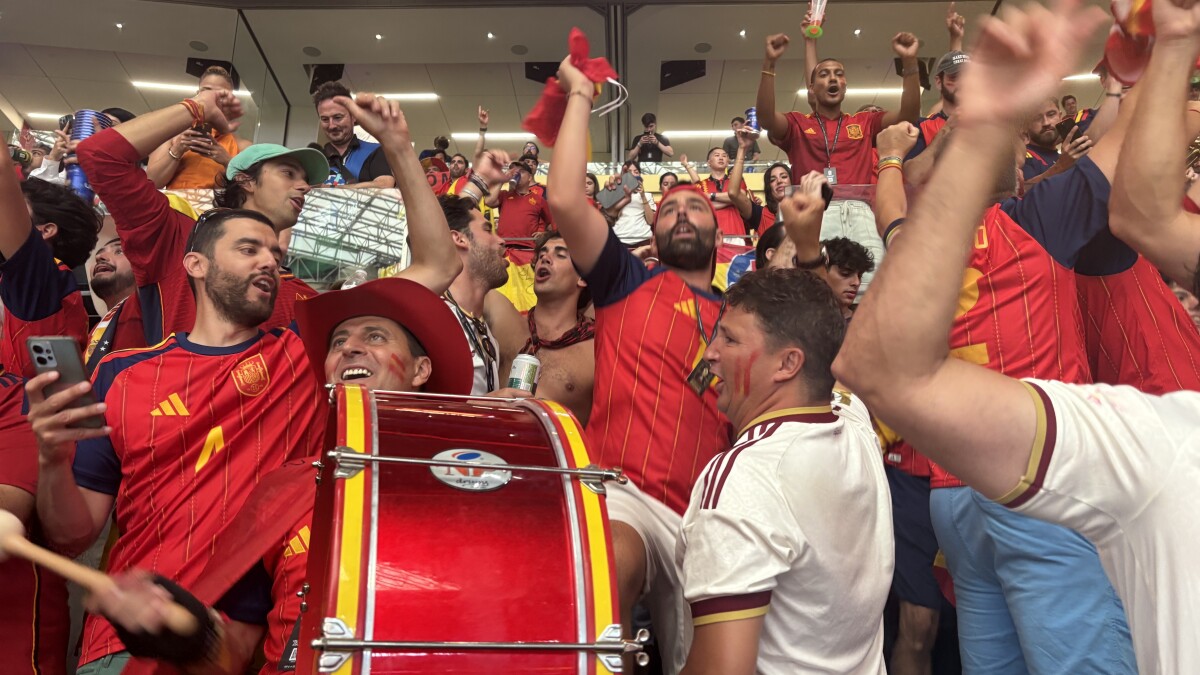 Spain moves on to World Cup final after shutting down France 2-0 in last North Texas match