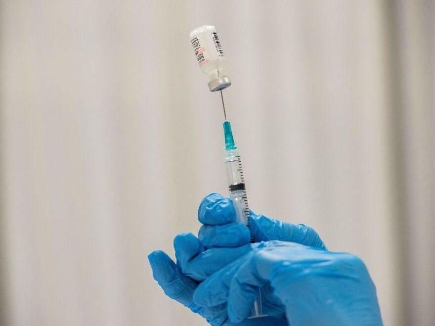 Giving people with organ transplants a third dose of the mRNA vaccines for COVID-19 appears to boost their immunity, according to a new study.