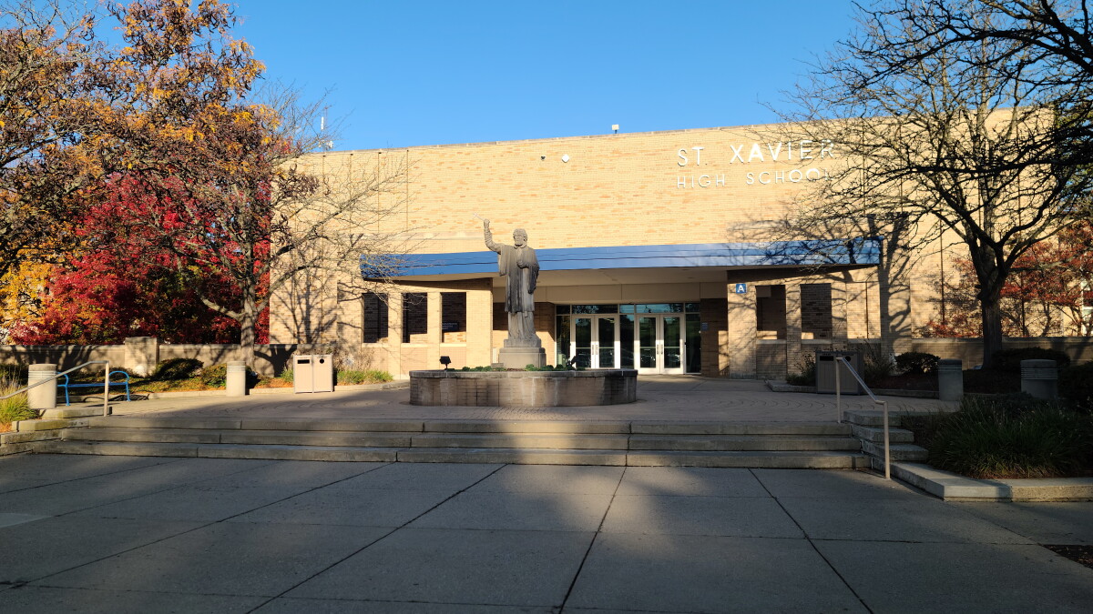 Thousands of Ramaswamy's fellow high school alums ask him to stop ad with Acton's mother