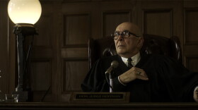 Frank Langella as Julius Hoffman in "The Trial of the Chicago 7." (Niko Tavernise/Netflix)