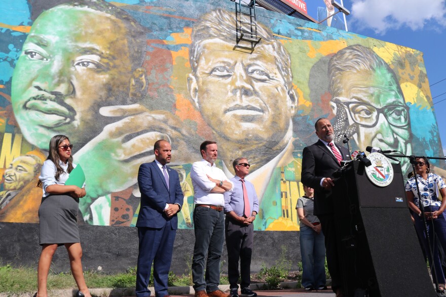 Mayor Roberto Alves speaks at Kennedy Park.