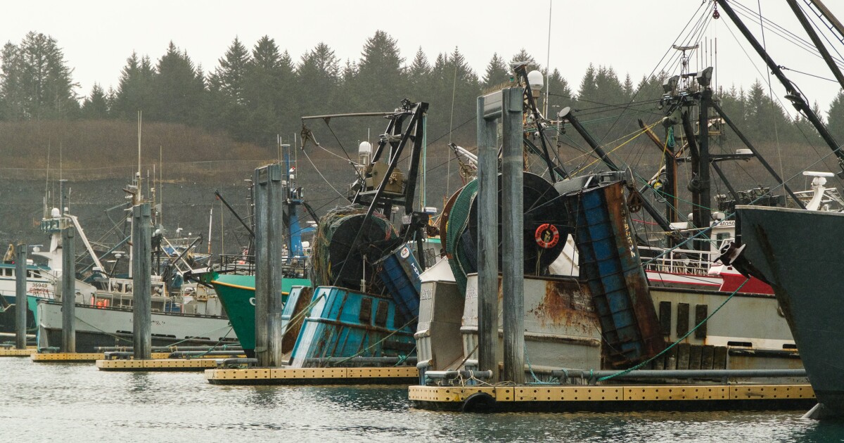 State legislators urge federal government to extend Russian seafood ban